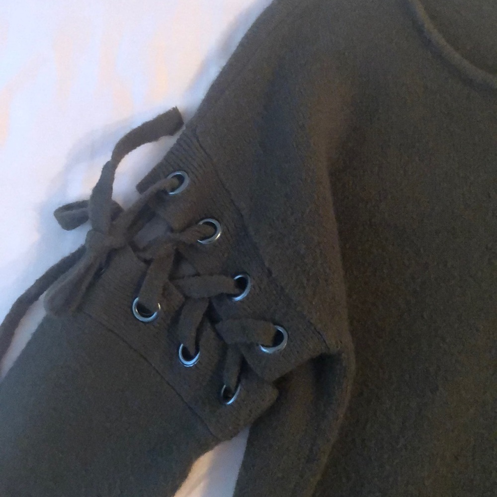 Sweater - Picture 2 of 3
